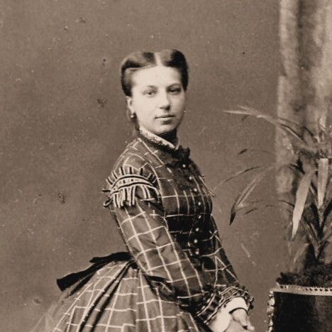 Audiobook narrator, podcaster, programmer, writer, role-player, game designer, know-it-all (yeah, I read a book once), a...