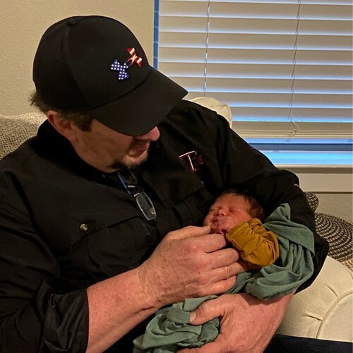 Born & Raised Texan, 🤠 Proud Father, Grandfather, God Fearing, Gun <3 ing America 1st Patriot 🇺🇸