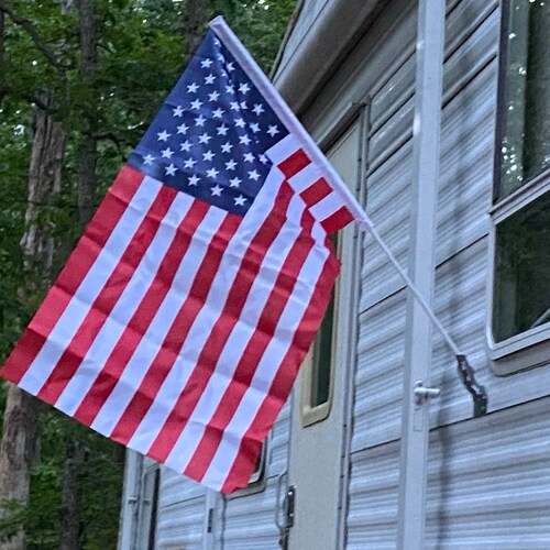 Fishkeeping, animal loving, rollerskating, motorcycling digital soldier and patriot