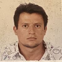 Em terra de cego quem tem olho é rei, quem tem dois é mal visto.