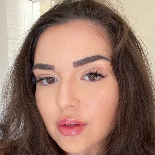 Brazilian 🇧🇷 • Health & Fitness 💪🏼 • Fashion 💄• Marketing ✨ • Miami born and raised 🌴☀️