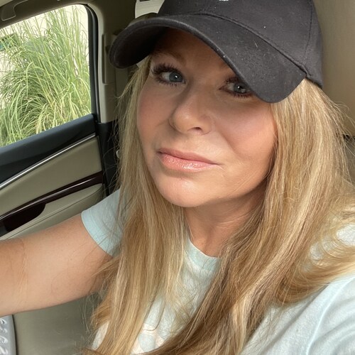 Patriot through and thru. Luv my country, Luv my flag, love my freedom. loyal. independent thinker. fights for election ...