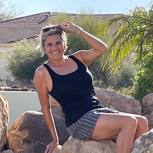 Daughter of the King ✝️🙌🏽 Wife ❤️ Mom 💞 Patriot 🇺🇸 🗽Business Owner 💎 💻 New Homeschool Family 🗺📚✏️AZ 🌵🌅#MAGA 🇺🇸
