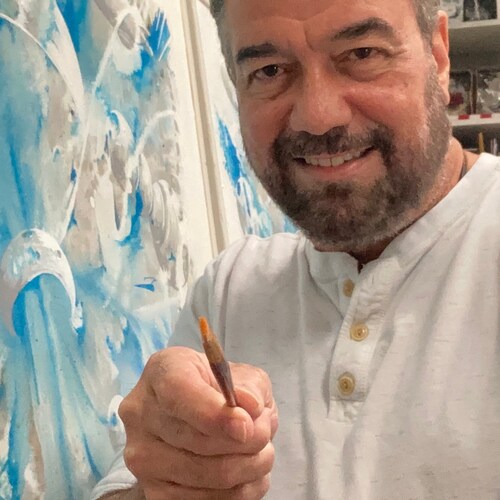 Artist, born in Havana Cuba escaped communism with his family, raise in the good old USA proud to be an American by choice living in the free state  of Florida