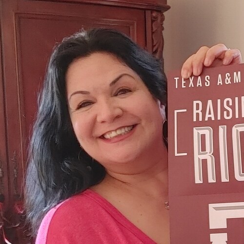 Critical thinking, freedom loving American who loves Yeshua, family, friends, country and the U.S. Constitution!