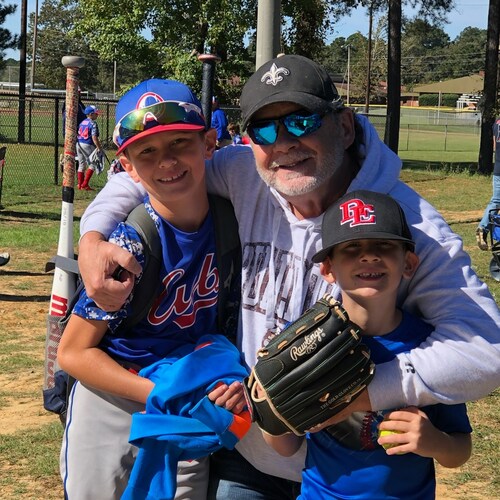 Unapologetic Christian,  pro-life conservative.
Fighting to keep our Constitution unscathed. I follow back all Patriots.