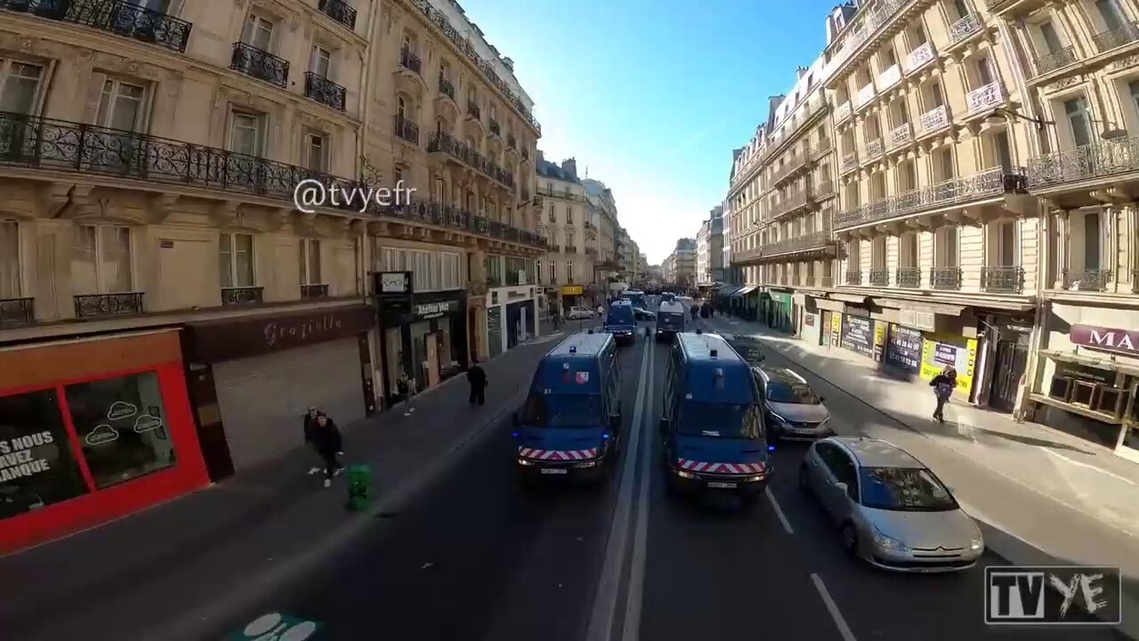 Macron's minions out in force too, strange the authorities reaction to people standing up for freedo...