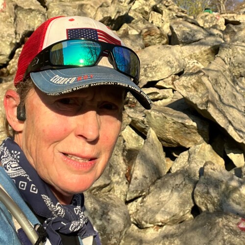 Love: God, USA, Police, Military, Guns, Family, Trail Running, Dogs, Horses, Chickens, Watercolor, Books.  Married 33 ye...