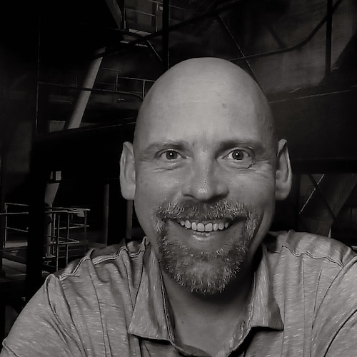 Unashamed Christian.  American Patriot. Web Dude. Anti-NWO.