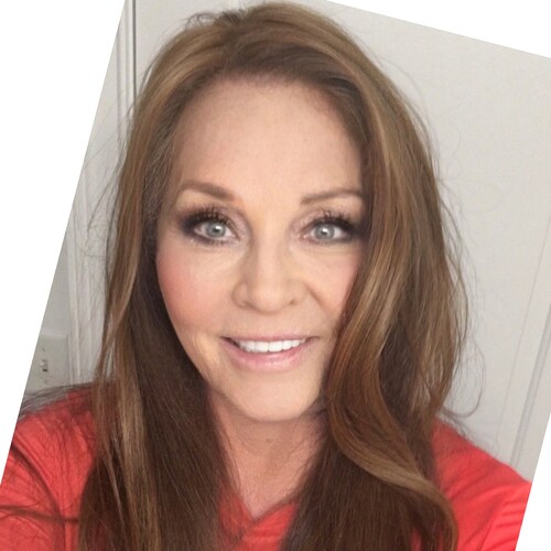 Conservative, entrepreneur, and fed up.