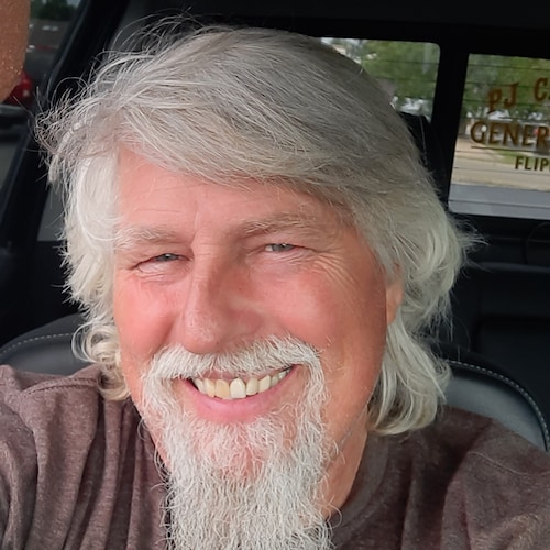 🍊  LEO retired sunny California. Small business owner Arkansas Patriot Loves America Respects all those who serve this ...