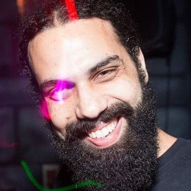 ☝️Designer, autodidata, streamer, cozinheiro, graduando em ADS (TI).
📚 eduardofaria.substack.com
📣 twitter.com/eduar...