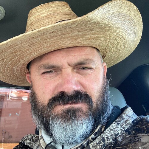 I am a husband father follower of Christ lover of this USA believer N the 1st@2ndA and the right 2 stand up for this ama...