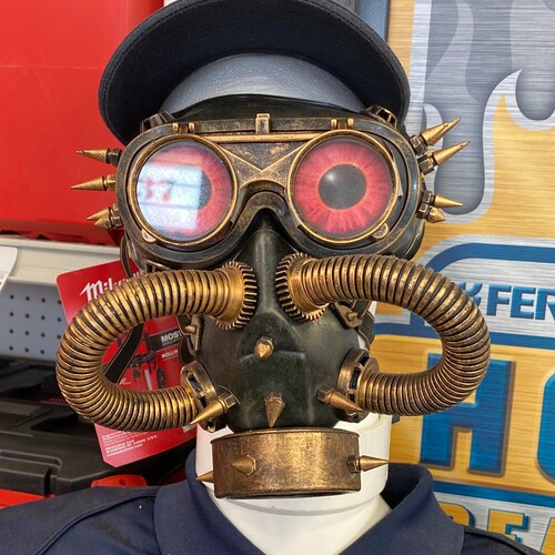 I Love USA, patriot, immigrant, father of beautiful girl and husband of amazing wife.