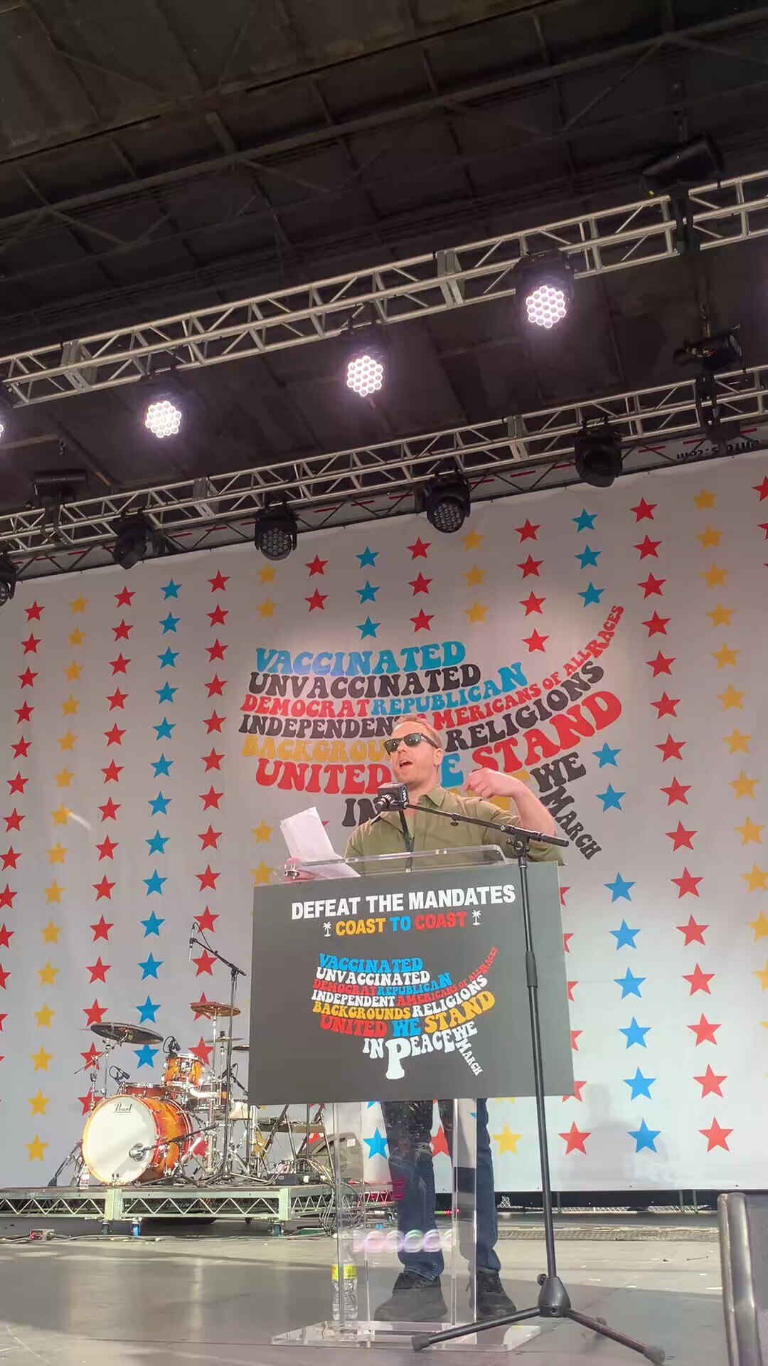 #DefeatTheMandates Los Angeles w/the brilliant Max Blumenthal  

