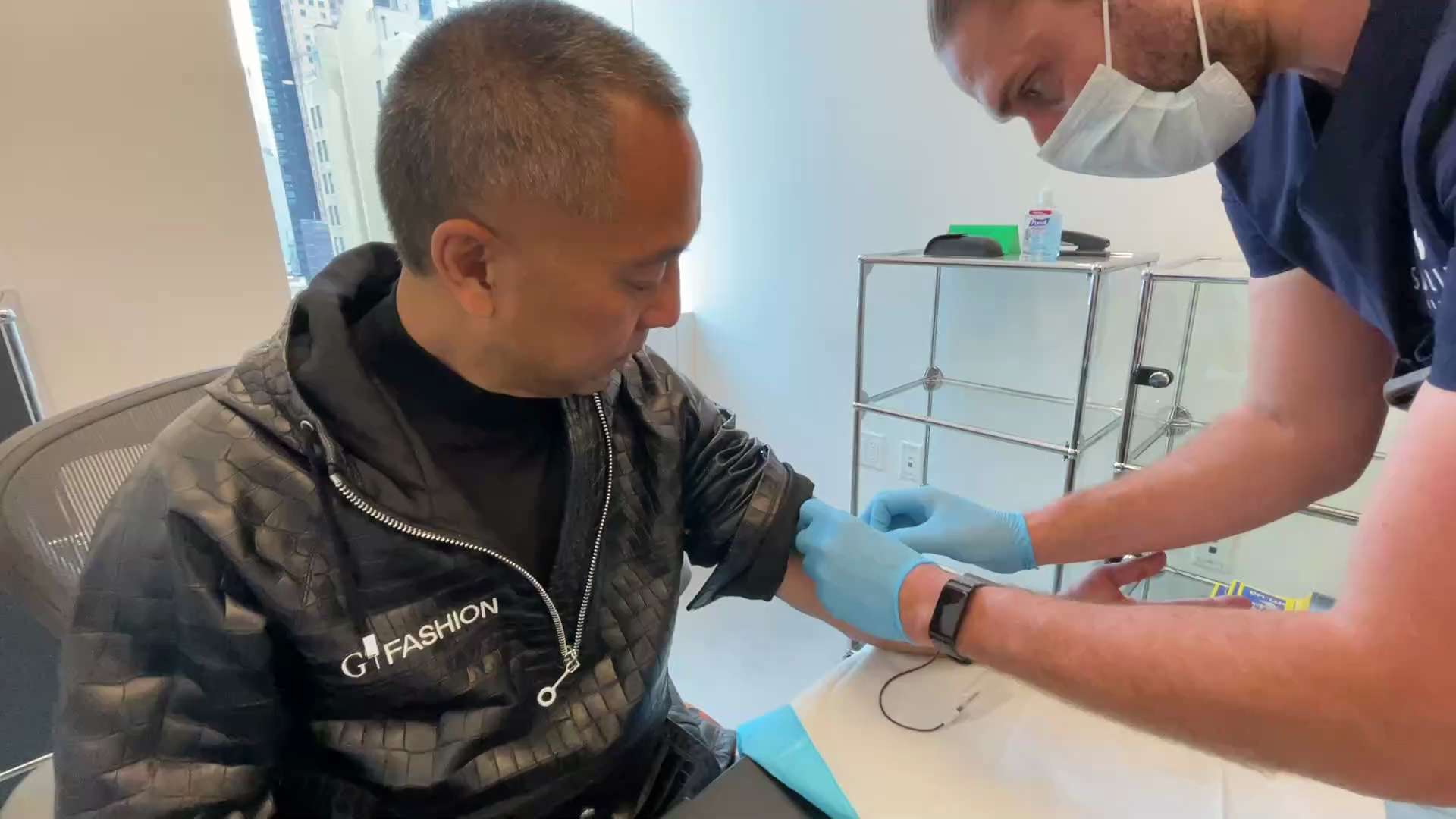 6月7号：七哥在所有的人……都担心染毒的情况下，与战友们以命相见……证明了我们新中国联邦人的真情真意，同时我们得到上天万福外省的护佑……🙏🙏🙏🙏🙏🙏🙏🙏🙏🙏最重要的事实是．七哥不会...