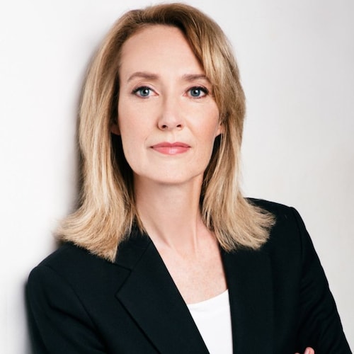 Freedom loving conservative who believes in the right to bear arms , closed borders, and less government.  @trumpforyou ...