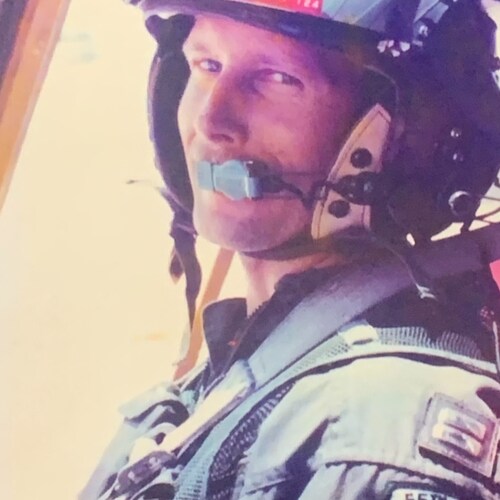 MAGA CONSERVATIVE USN USAF PILOT CAPITALIST BACK THE BLUE GUITAR/SINGER FAMILY MAN LOVE PETS FU#K VAX MANDATES NEW ON GE...