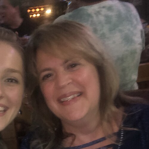 Conservative who loves our country and pray we get it back from the evil in DC.