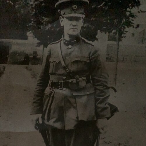 100% American Patriot of Irish descent 🇺🇸🇮🇪. God Bless America!