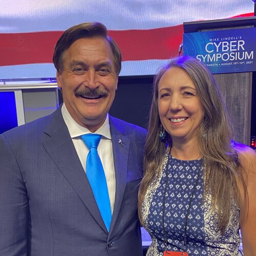 Stay at home wife and homeschool mom who loves the Lord and loves her country!