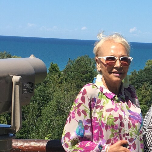 Wife, mother, survivor of the BIG C, three furry rescued pooches, Yooper & Cunuck Patriot