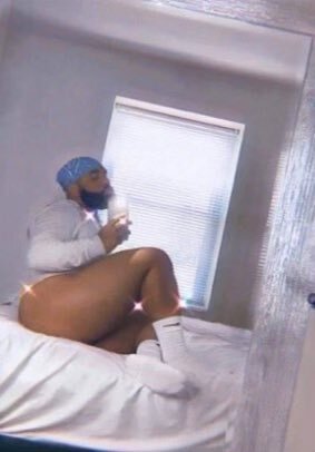 RT pour drake ♻️
fav pour Mila 🤮🤮