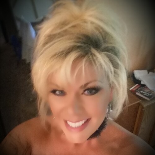 I am a proud mother of 3. I kneel only to God, stand for 🇺🇸 and never apologize for being an American. Trump is my President 
PURE BLOOD 🩸 PATRIOT
