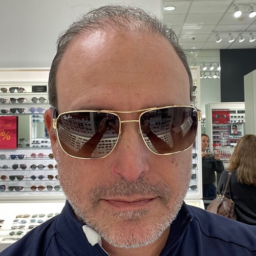 Husband. Father of 2. Family Man. BIG TIME Lawyer. Catholic. 
American Conservative for renewing American civilization.
...