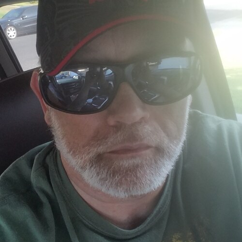 USNavy veteran, retired police officer (disabled), Constitutional Conservative. NRA life member.