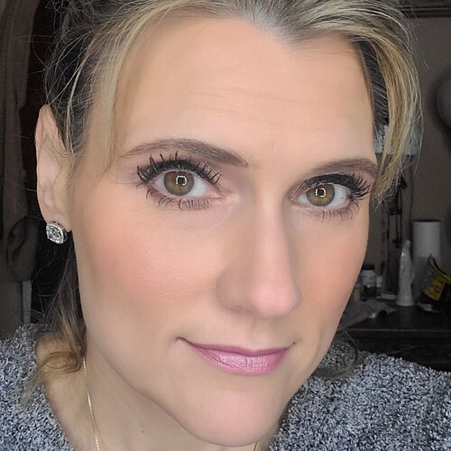 Just a strong woman trying to find her way in this crazy world.