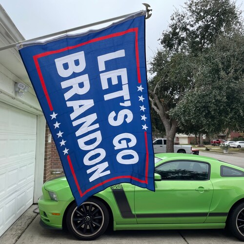 Stand for the flag🇺🇸 | Kneel for the cross✝️ | Trust the plan🐸