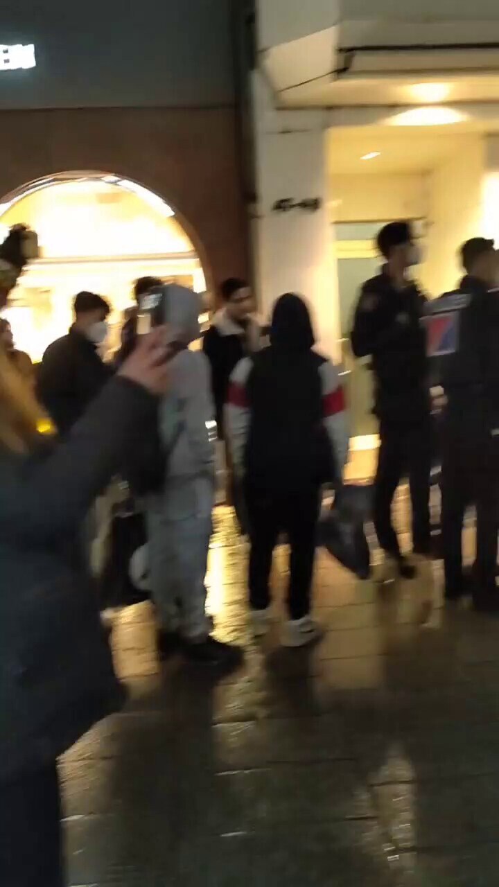 Die deutsche „Polizei“ macht in Koblenz Jagd auf friedliche Spaziergänger und kesselt sie ein!