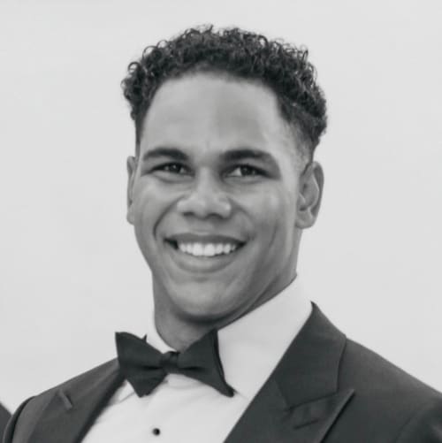 💥 Helping people take massive action 
🏗 Real Estate Development 
👷🏾‍♂️ Cofounder @changingroots 
🎙 Host of @ryspodcast 
👑 Jesus is King