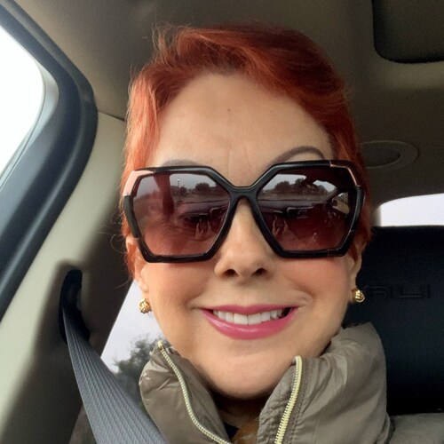 Mulher conservadora e defensora ferrenha de Jair Bolsonaro