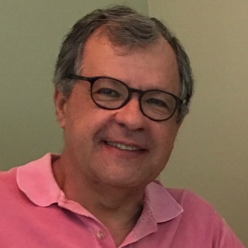 Escrevemos aqui http://eratostenesaraujo.blogspot.com.br sobre temas relacionados com o presente e o futuro do Brasil.