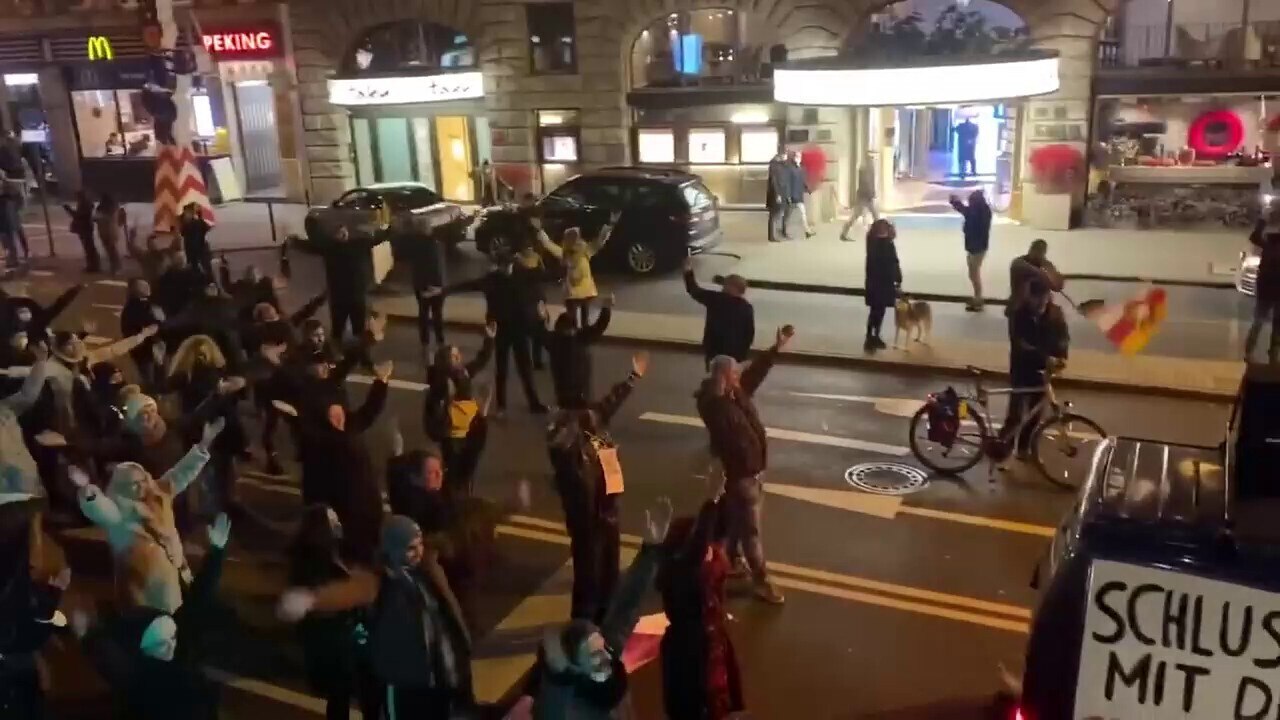 #Germany - Strong images from #Cologne, demonstration on February 7 against the #CovidRegime

Source: https://twitter.com/DSattelmaier