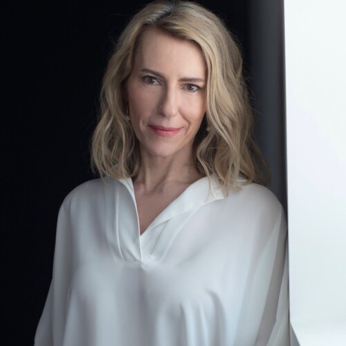 Patriot, Constitutionalist, Mother, Wife, aspiring Artist, Tolerant to all except those who are intolerant.