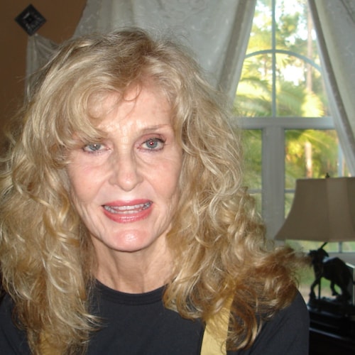 Constitutionalist
Christian
Sports
Family
Politics
God and Country 
Pro gun, pro life 
Good Food
Long walks
Animals
music, music, music