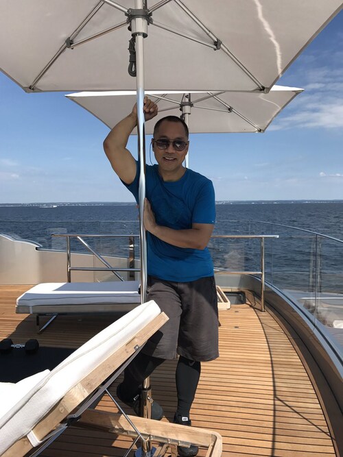 文贵跳钢管舞了😺不管盗国贼们多么的疯狂．如何利用国家的机器伤害我们这些＂草根．低端＂人员！他们都应知道．十四亿人民不会放过他们．我与受天赋之命的推友们不会放过他们．他们任何一个人都要比我们脆弱的多的...