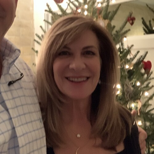 Conservative native Floridian, loves the USA and supports the Constitution, hopeful for a Convention of States