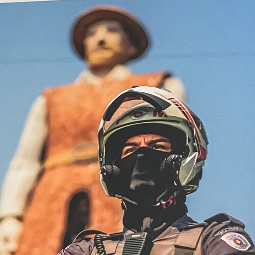 brasileiro conservador e liberal na economia.