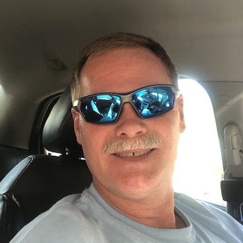 Christian conservative. Married 33 yrs.Banned on Twitter. Daughter is a teacher, our son a Firefighter EMT.Patriot for l...