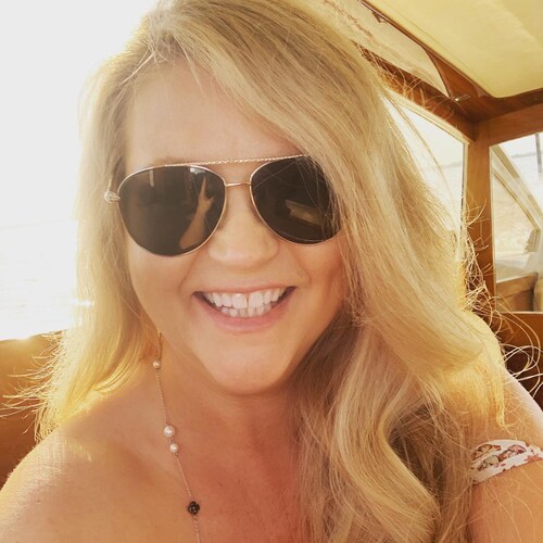 Patriot 🇺🇸 Business Owner 💪 Mother - Pilots Wife ✈️