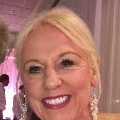 Conservative; Trump Girl; Clinician; Former Healthcare Executive; Expert Skier