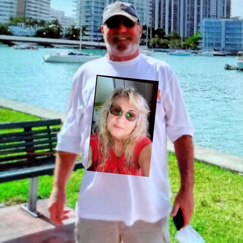 I am a republican i love the united states of america and president Donald Trump.
happily married