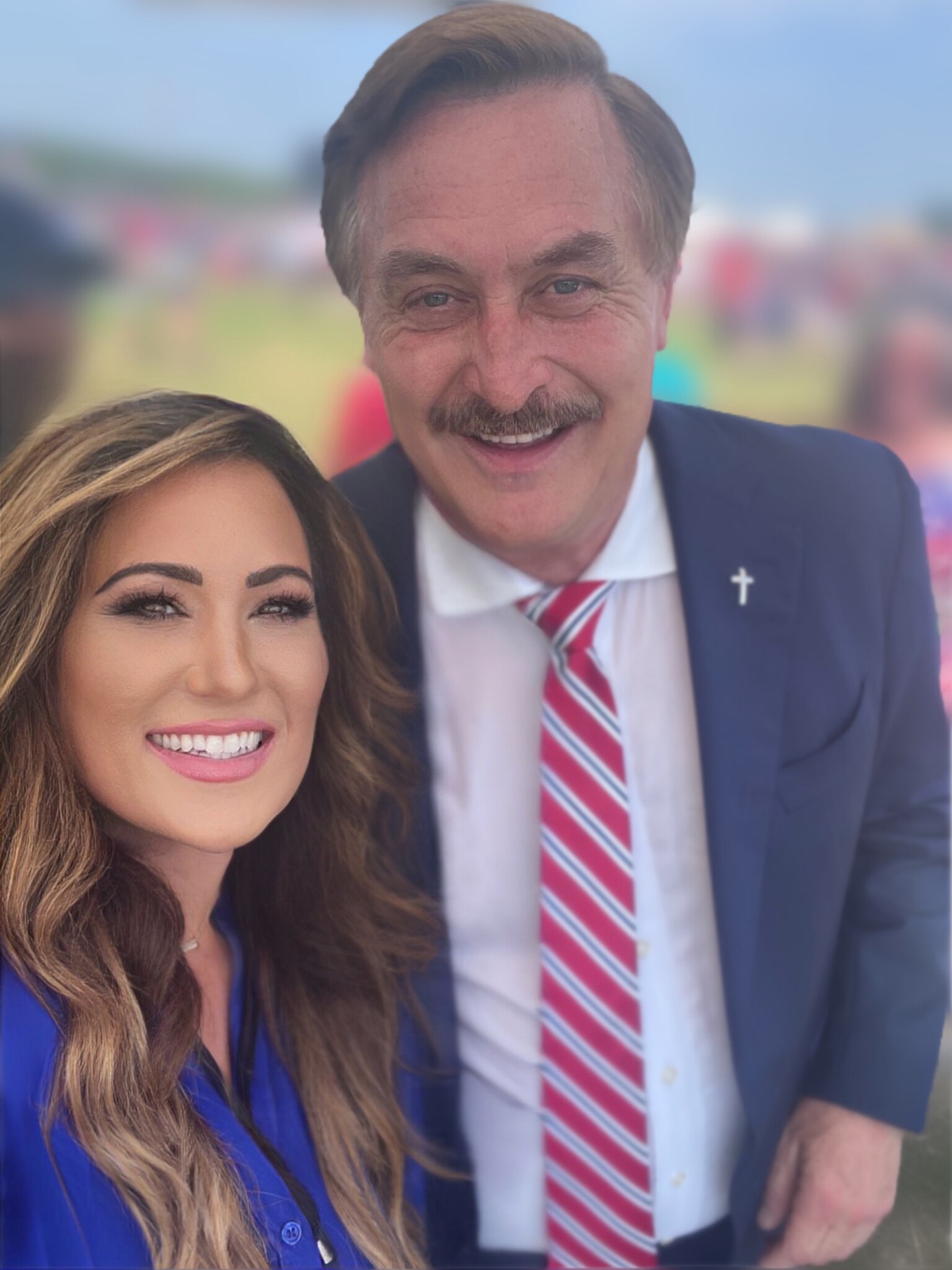 Great evening in the corn fields of Illinois at the #SaveAmerica rally with Mike Lindell. Tonight Mike invited electronic voting machine company ES&S to SUE him so he can prove in court how the election was RIGGED. Shop at MyPillow.com and use promo APRIL 