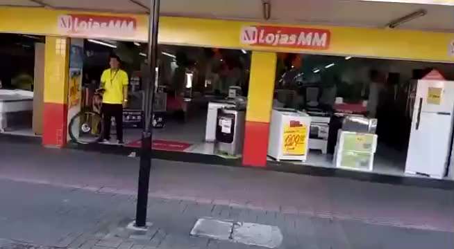 ATENÇÃO JARAGUÁ DO SUL - SC!!!

BOICOTE:👇👇👇👇👇👇
(( LOJAS MM DO CALÇADÃO ))