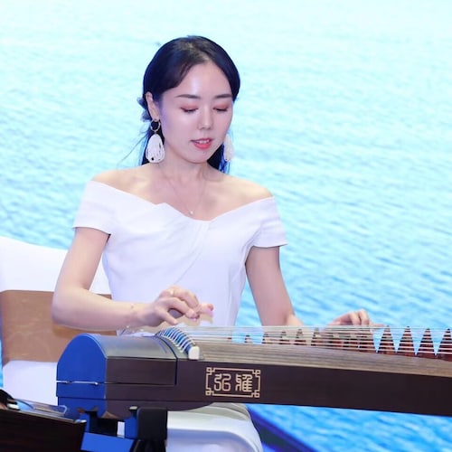 跟随大家争取自由、无苗有信仰，活出自己、活出生命！