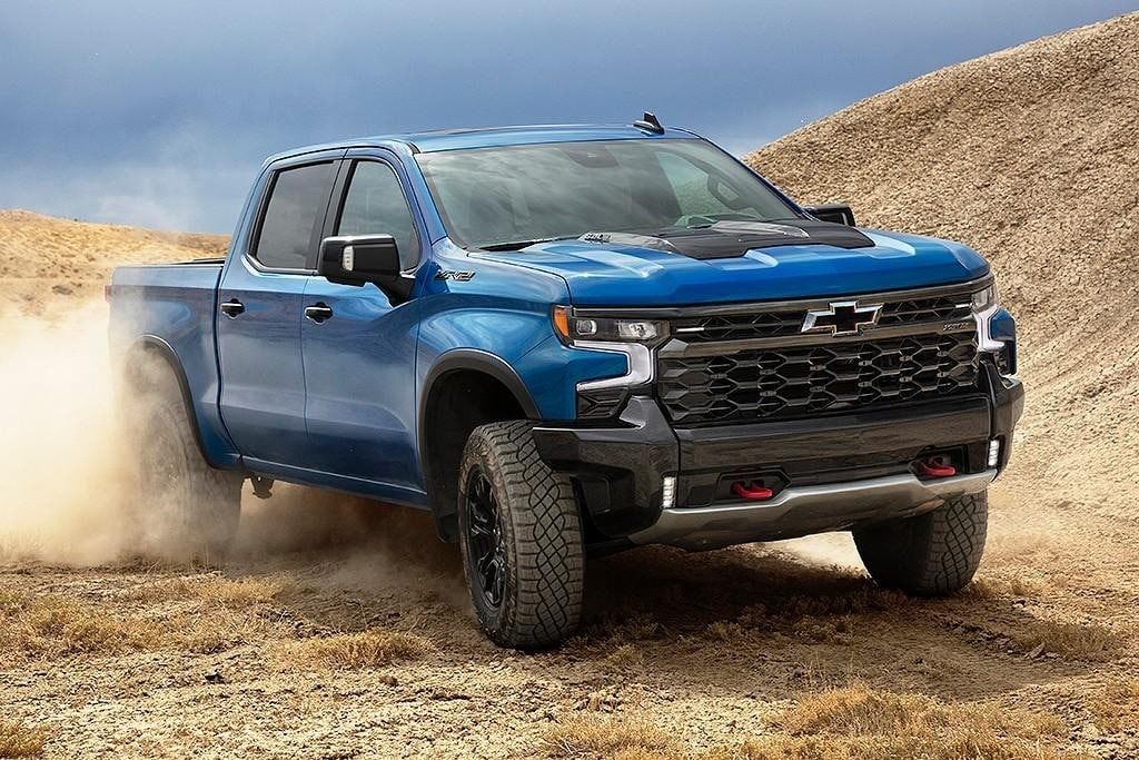 Rev up your ride with our top picks for the best tires for Chevy Silverado 1500! 🚚💨 Whether you're...